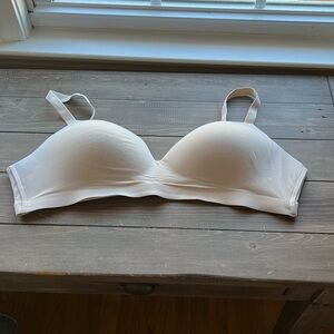 EUC Soma enbliss wireless bra size 38D